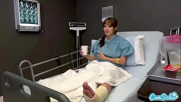 Vidéos chaudes Hot Babe Lexi Luna se masturbe pour passer le temps à l'hôpital cool