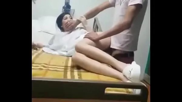 Con bata de hospital Video thú vị hấp dẫn