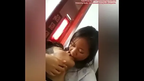 Indonesian Teen Kiss Video sejuk panas