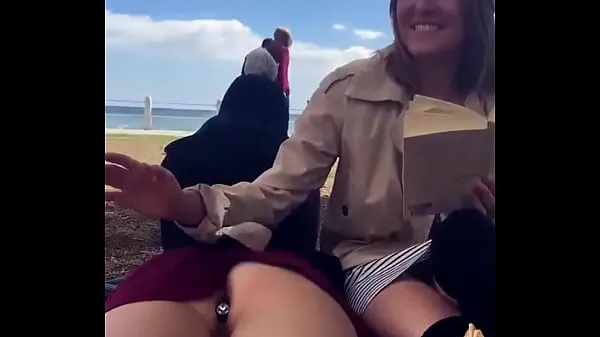 Vroči On the beach kul videoposnetki