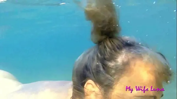 This Italian MILF wants cock at the beach in front of everyone and she sucks and gets fucked while underwater Video sejuk panas
