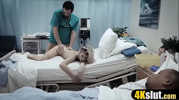 Heiße Die Ärzte ordnen einen dicken fetten Schwanz in die Muschi coole Videos