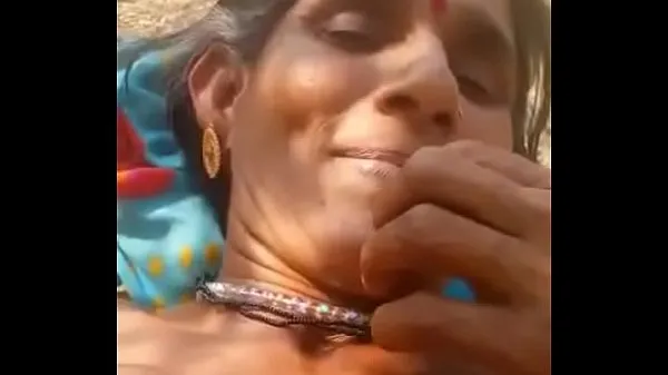 हॉट Desi village aunty pissing and fucking बेहतरीन वीडियो