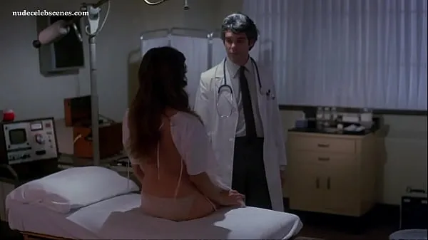 Heiße Barbi Benton nackt im Krankenhausmassaker (1981 coole Videos