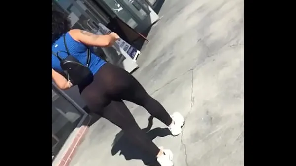 Big booty Latina in see-thru leggings part 1 Video sejuk panas