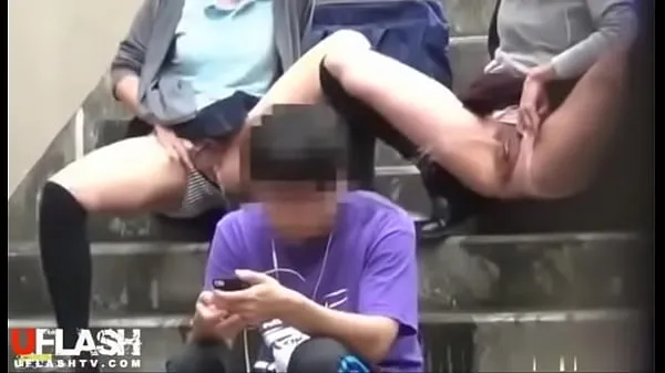 Καυτά peeing public δροσερά βίντεο