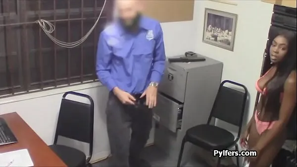 گرم Ebony thief punished in the back office by the horny security guard ٹھنڈے ویڈیوز