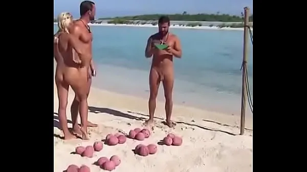 Vroči hot man on the beach kul videoposnetki
