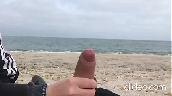 Menő fucking on the beach,hard and nice menő videók