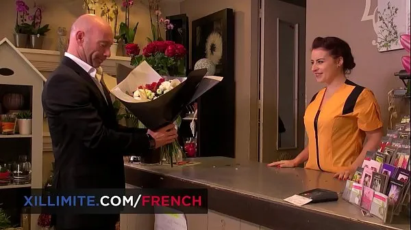 Горячие Французскую тинку-флориста трахают в анал (Lexie Candy крутые видео