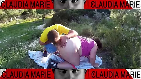 Menő Fat pussy eating in the country. Cumming outside makes her very horny menő videók