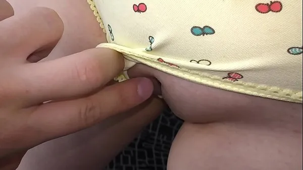 Heta REALLY! my friend's Daughter ask me to look at the pussy . First time takes a dick in hand and mouth ( Part 1 coola videor