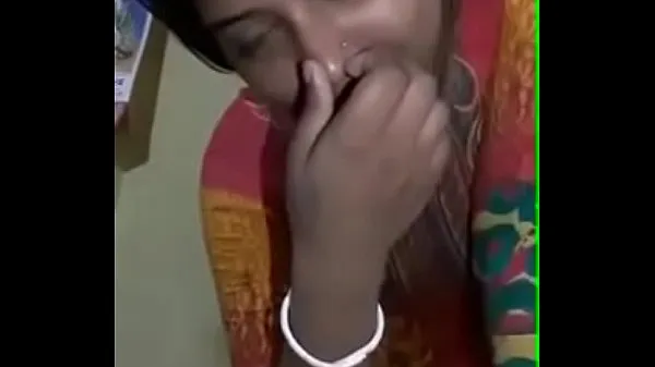 Kuumia Indian girl undressing siistejä videoita
