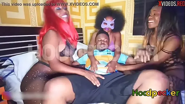 Hot Friends with benefits: She invited her friend and her friend invited her friend. Foursome with three freaky ebony babes. Extract cool Videos