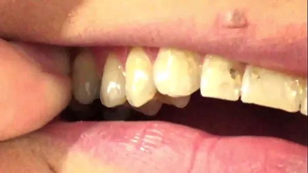 Mouth Vore Close Up Of Fifi Foxx Eating Gummy Bears Video keren yang keren
