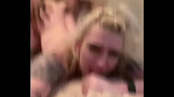 Clapping tatted white girl Video keren yang keren