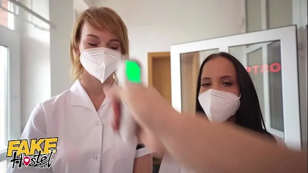 Kuumia Fake Hostel Threesome with Redhead and Latina Nurses siistejä videoita