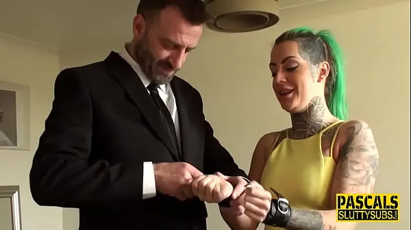 Kuumia Blindfolded and bound tattooed sub throated siistejä videoita