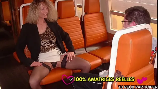 Horúce Virgin boy and horny mom in train skvelé videá