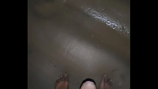 Καυτά Walking nude at the beach δροσερά βίντεο