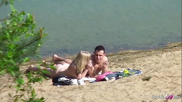 Hotte Real Teen Couple on German Beach Voyeur Fuck by Stranger seje videoer