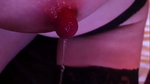 گرم Playing with my hard nipple ٹھنڈے ویڈیوز