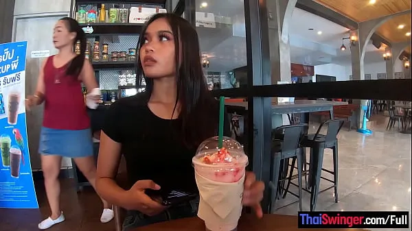 Свидание за кофе в Starbucks с великолепной азиатской юной подругой с большой задницей