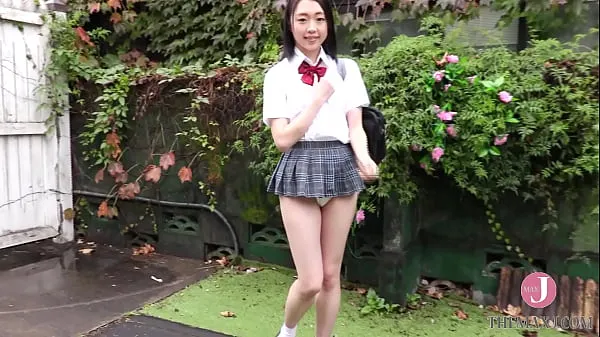 Hot A in a skirt that is too mini shows a hole in her ass with a Y-shaped balance [PPMN-090 kule videoer