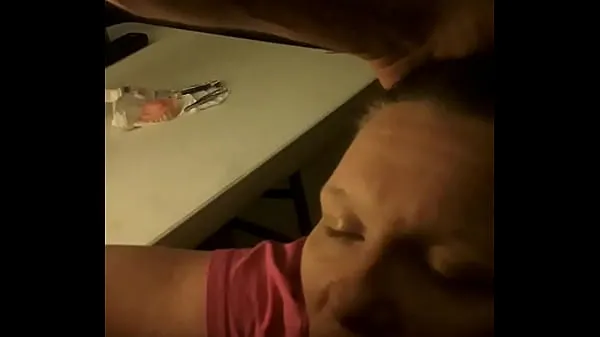 Kuumia Cheating slutwife earns her shot of dope with clueless husband in room next to us siistejä videoita