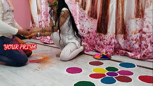 Heta Holi special: Indian Priya had great fun with step brother on Holi occasion coola videor