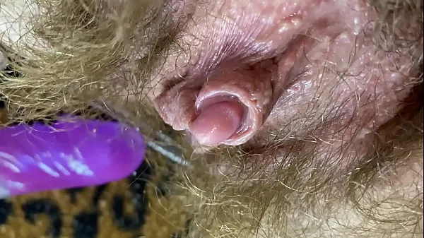 Heiße Bunny Vibrator Test Masturbation POV Nahaufnahme errichtet große Klitoris nass Orgasmus haarige Muschi coole Videos