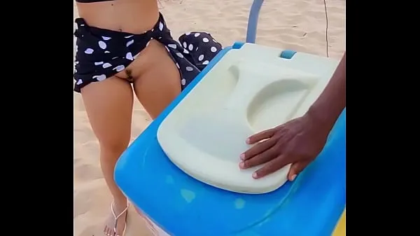 Hot The couple went to the beach to get ready with the popsicle seller João Pessoa Luana Kazaki cool Videos