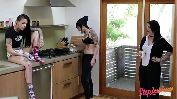 Hot Emo Nikki Hearts And Leigh Raven Love To Try A Strap-On cool Videos