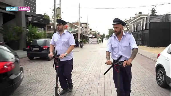 حار SUGARBABESTV : GREEK POLICE THREESOME PARODY بارد أشرطة الفيديو