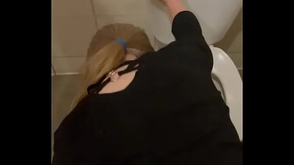 گرم Fucked white milf in pool bathroom ٹھنڈے ویڈیوز