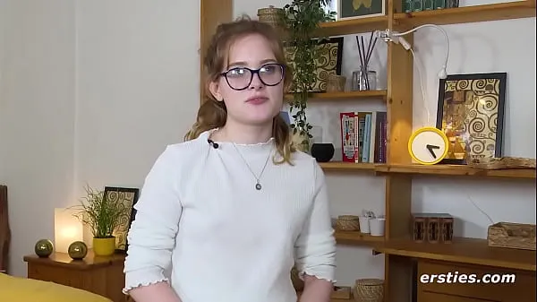 Vroči Nature girl Luna pampers herself with the magic wand vibrator kul videoposnetki