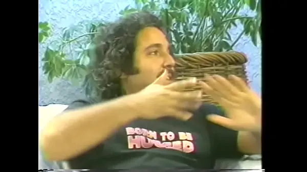 Žhavá Busty Hawaii beauty takes Ron Jeremy's plough in her hairy snatch skvělá videa