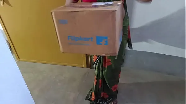 Get fucked from flipkart delivery boy instead of money when my husband not home Video thú vị hấp dẫn