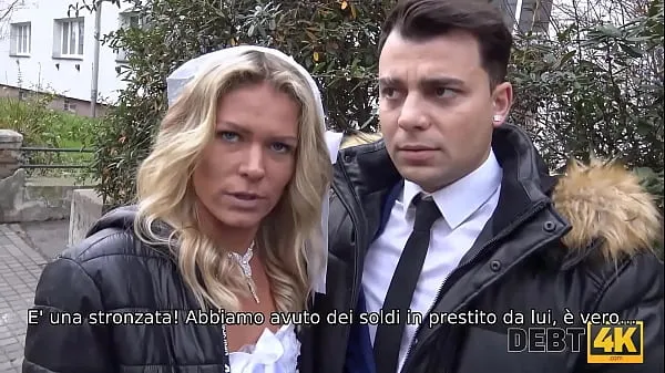 Žhavá DEBT4k. A big debt is the reason why the girl gets fucked in the presence of the groom skvělá videa