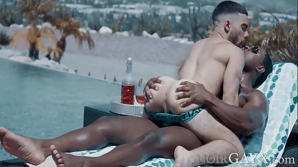 Populaire Spotting A Hot Fuck From Across The Pool - DeAngelo Jackson, Papi Suave coole video's