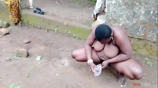 हॉट African Gift washed her pussy thoroughly before fucking the kings son outdoor बेहतरीन वीडियो