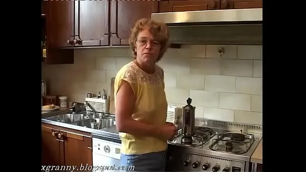 حار Ugly granny ass fucks بارد أشرطة الفيديو
