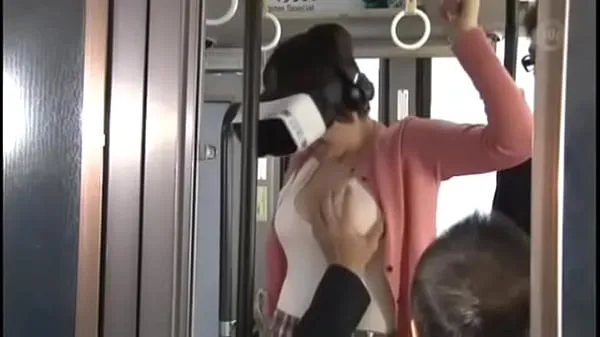 Cute Asian Gets Fucked On The Bus Wearing VR Glasses 1 (har-064 Video thú vị hấp dẫn