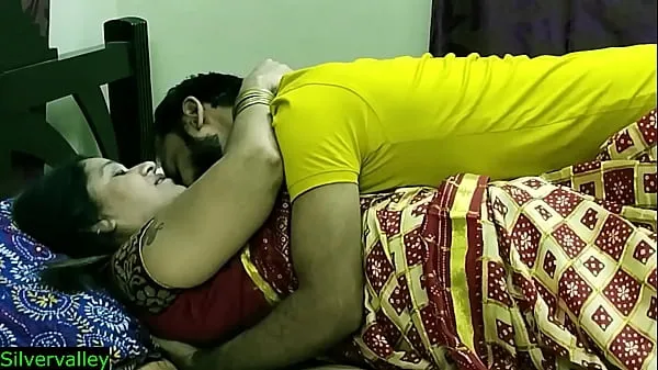 Vroči Indian xxx sexy Milf aunty secret sex with son in law!! Real Homemade sex kul videoposnetki