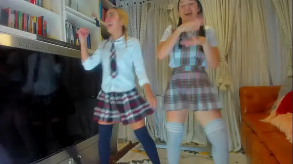 Žhavá Isabella and Channel dance after class skvělá videa