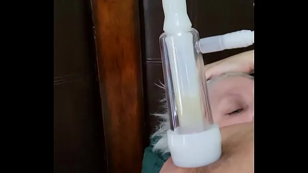 Milk Pumping From The Fake Udders Of Claudia Marie Video sejuk panas