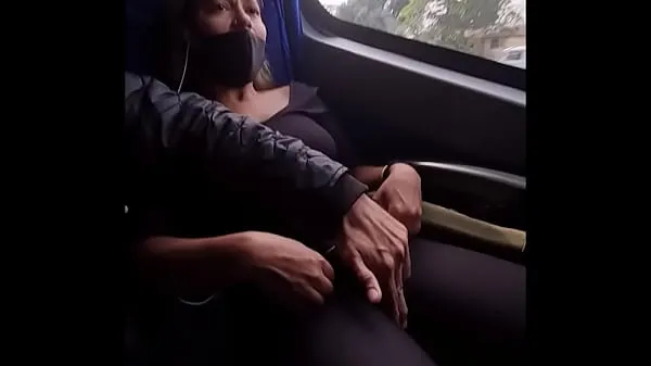 گرم I asked a stranger to play a siririca inside the bus for me ٹھنڈے ویڈیوز
