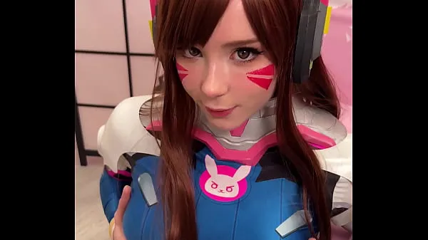 Populaire Tiktoker Girl Cosplay D.Va from Overwatch and Sucks Dick till Facial coole video's