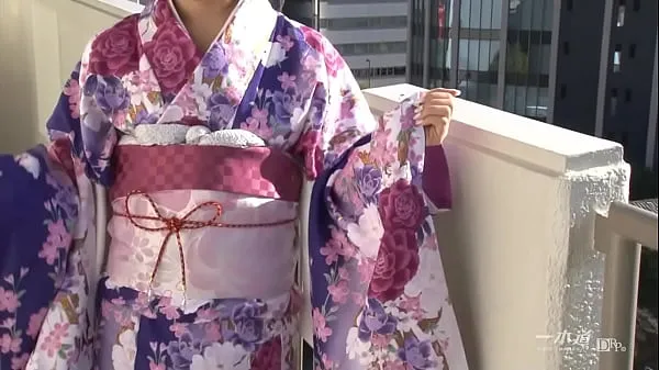 Rei Kawashima Introducing a new work of "Kimono", a special category of the popular model collection series because it is a 2013 seijin-shiki! Rei Kawashima appears in a kimono with a lot of charm that is different from the year-end and New Year Video sejuk panas