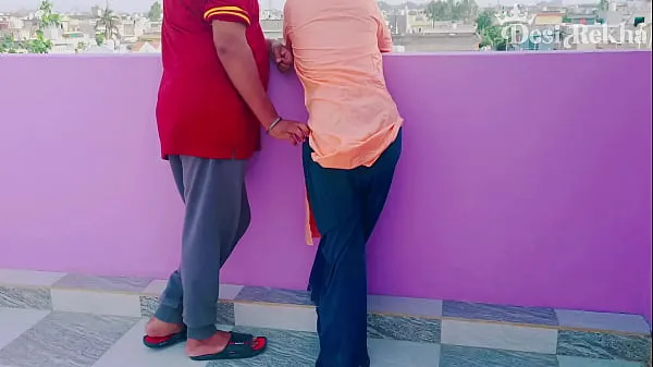 ยอดนิยม Outdoor terrace sex with sister-in-law | doggy style hard fuck hindi audio วิดีโอเจ๋งๆ